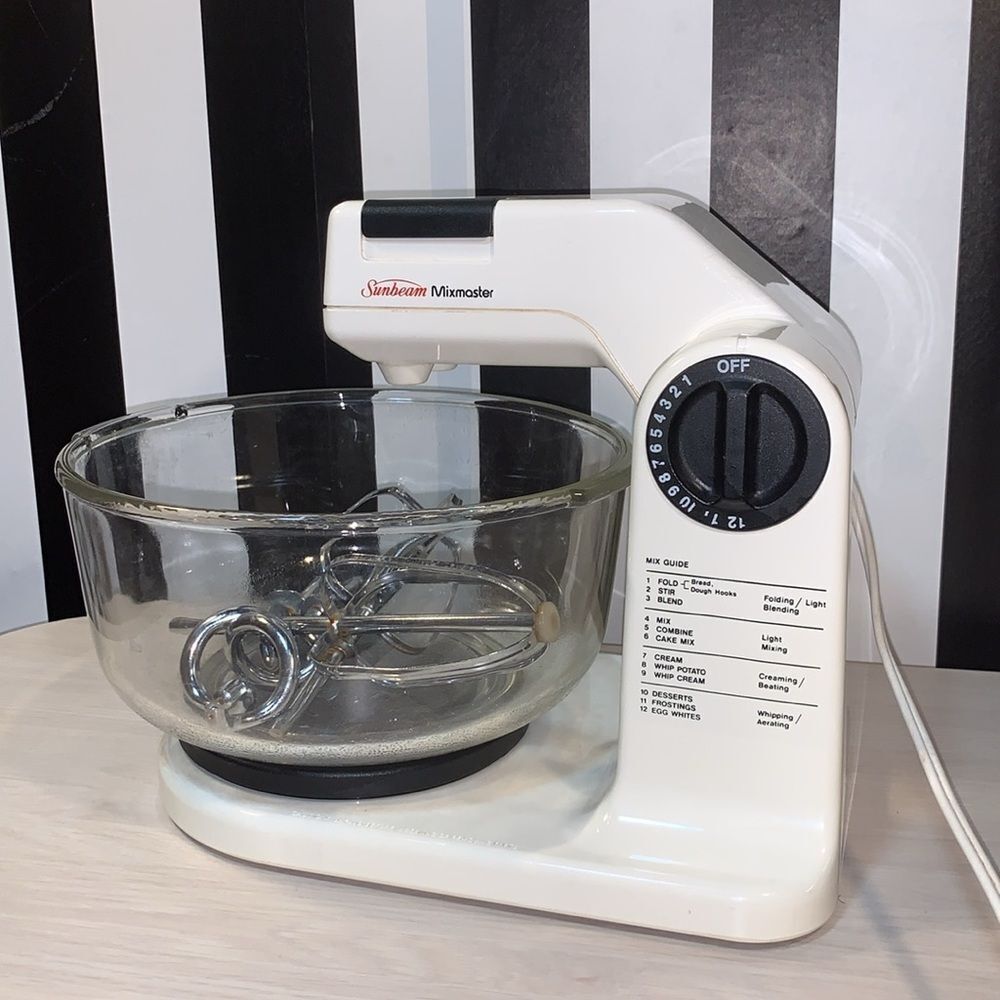 Vintage 70s Sunbeam Mixmaster Electric Mixer 2 Glass Bowls/Beater / Dough Hook - Picture 8 of 16
